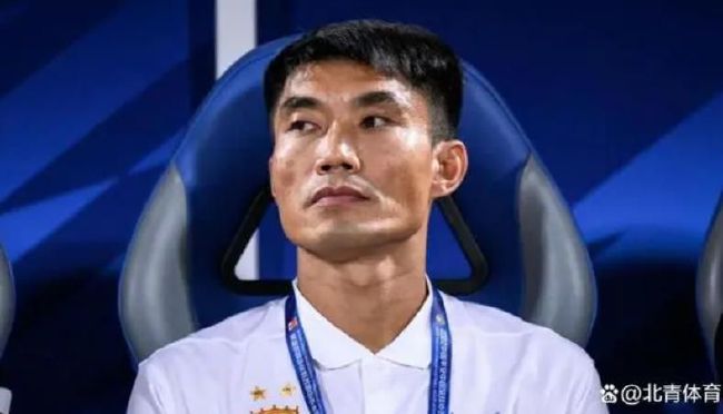 美女扒开尿口让男生爽